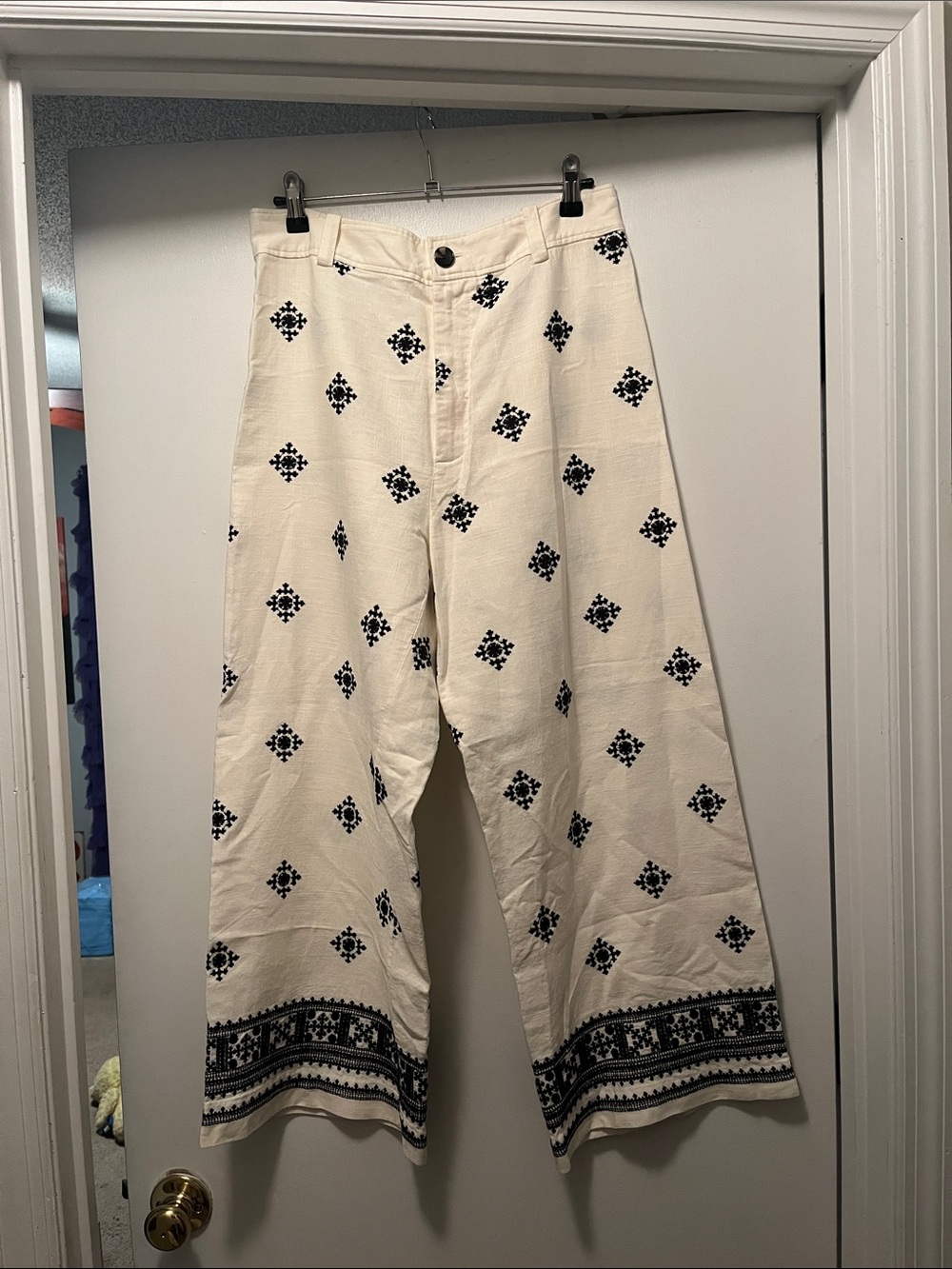 Zara Cream Wide-Leg Pants with Black Embroidered Motif